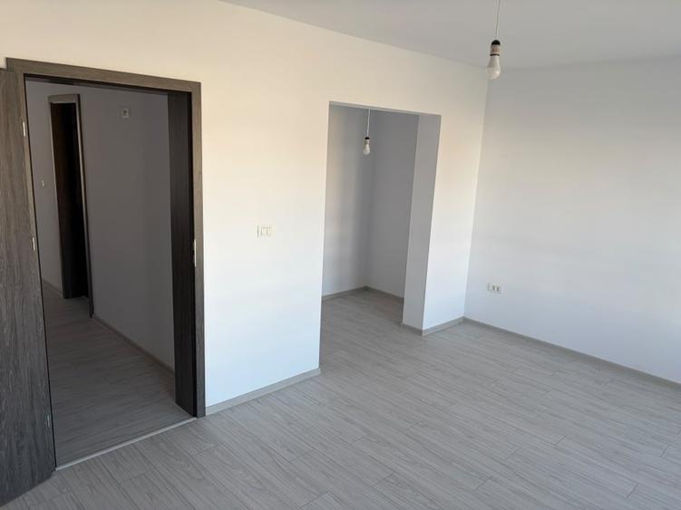 Duplex cu 4 camere cu Canalizare în Săcălaz