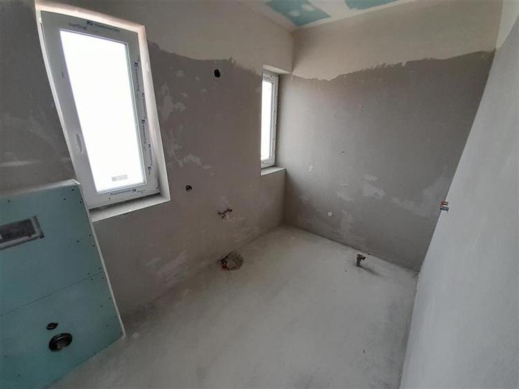 Casă individuală cu 4 camere cu Canalizare în Chinteni