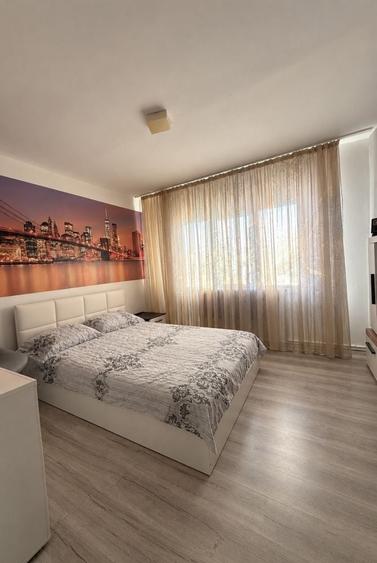 Apartament cu 3 camere decomandat în Central