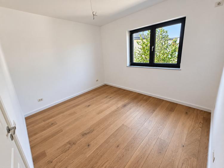 Casă cu 4 camere cu Canalizare în Tunari