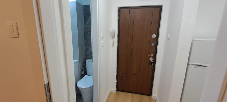 Apartament cu 2 camere decomandat, mobilat în P-ța Victoriei