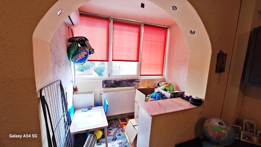 Apartament cu 2 camere decomandat în Florilor