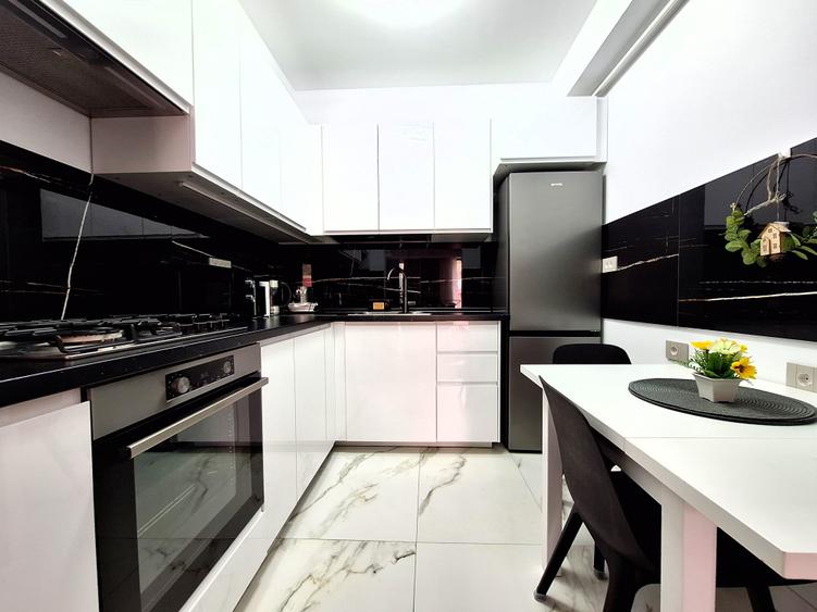 Apartament cu 2 camere semidecomandat, mobilat în Unirii