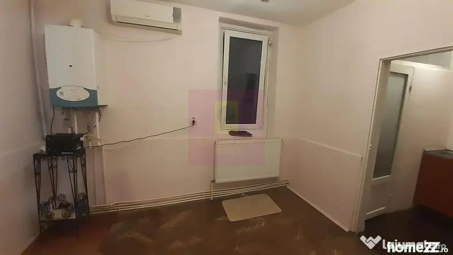 Casă cu 2 camere cu Teren 39 Mp în P-ța Romană