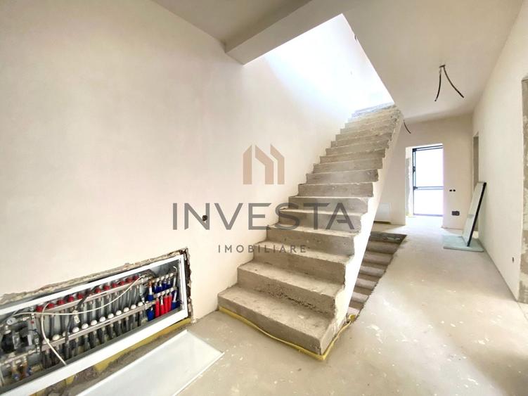Duplex cu 4 camere cu Canalizare în Europa