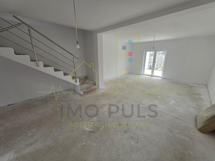 Duplex cu 4 camere cu Canalizare în Moșnița Nouă