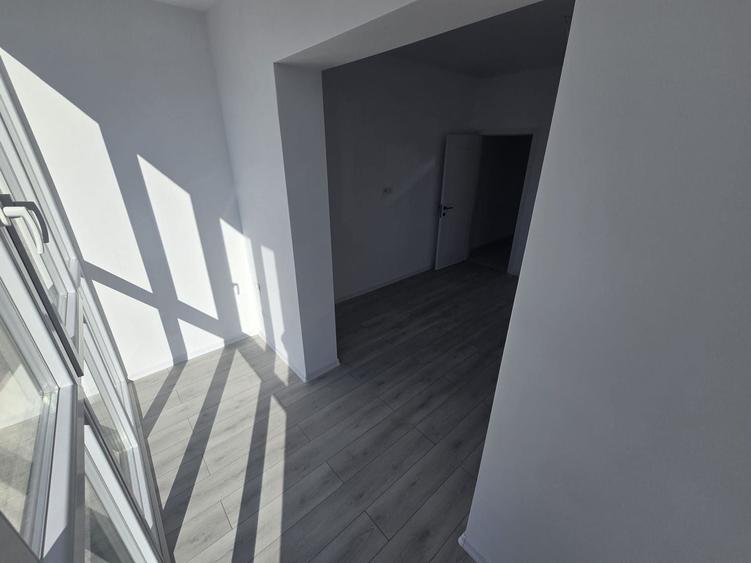 Apartament cu 2 camere decomandat în Giroc