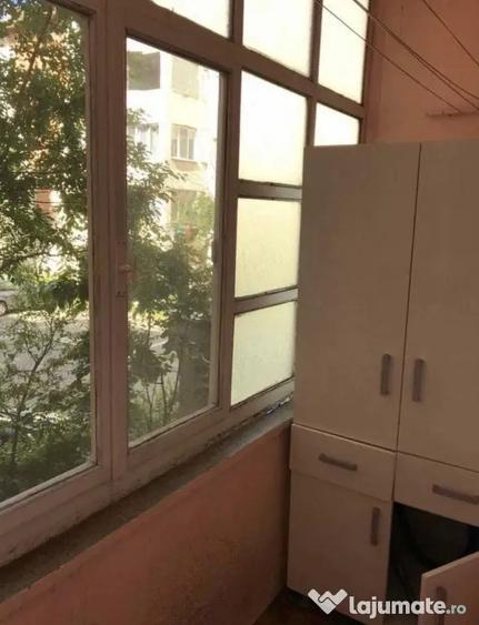 Apartament cu 2 camere semidecomandat în Cetate