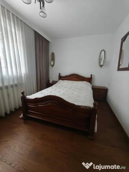 Apartament cu 3 camere decomandat în Rădăuți