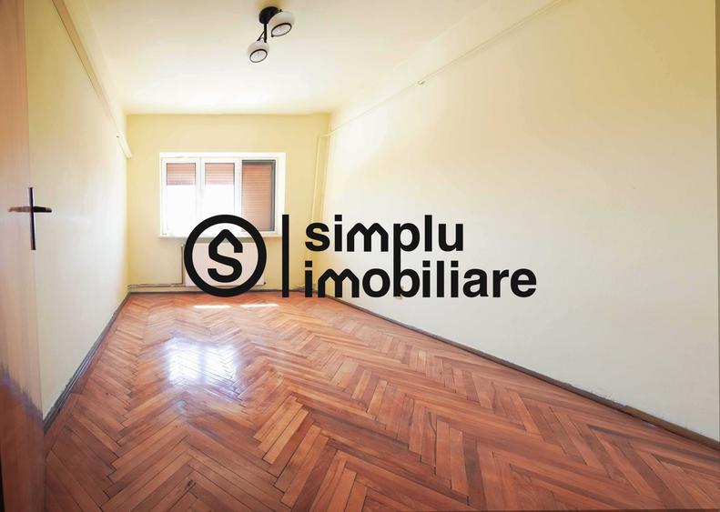 Apartament cu 3 camere decomandat în Rovine