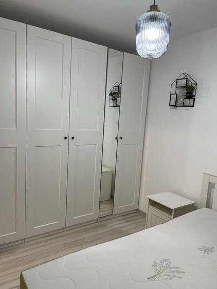Apartament cu 2 camere semidecomandat în Militari