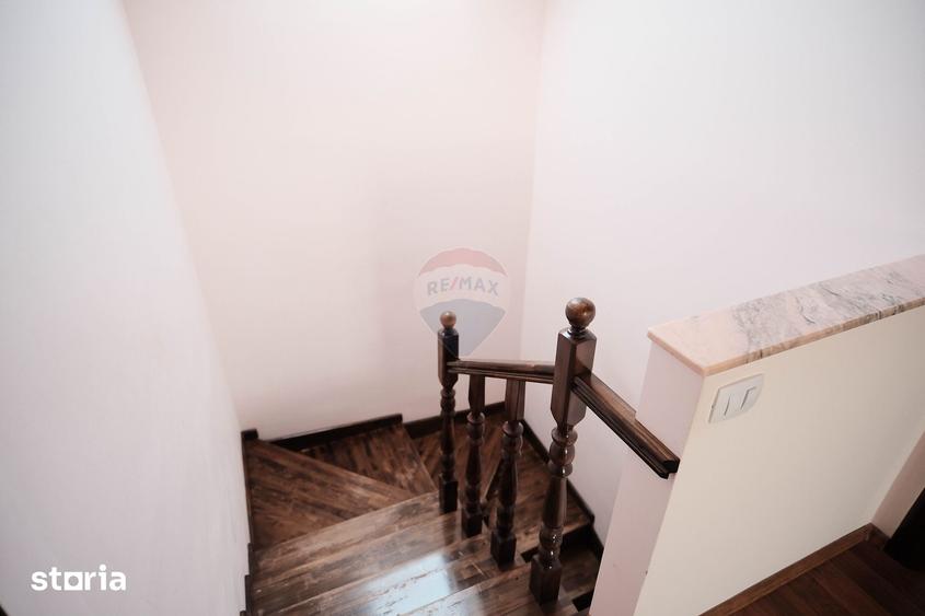 Casă cu 4 camere cu Teren 400 Mp în Central