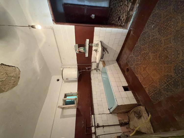 Casă cu Teren 1352 Mp în Central