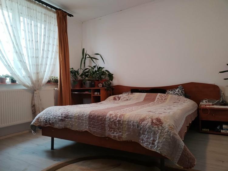 Casă individuală cu 3 camere cu Canalizare în Ișalnița