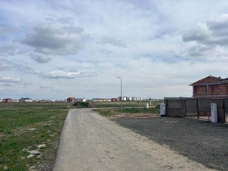 Teren Construcții intravilan de 566 mp, în Moșnița Nouă