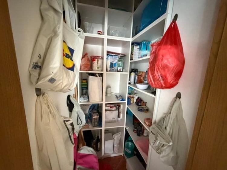 Apartament cu 4 camere semidecomandat în Tineretului