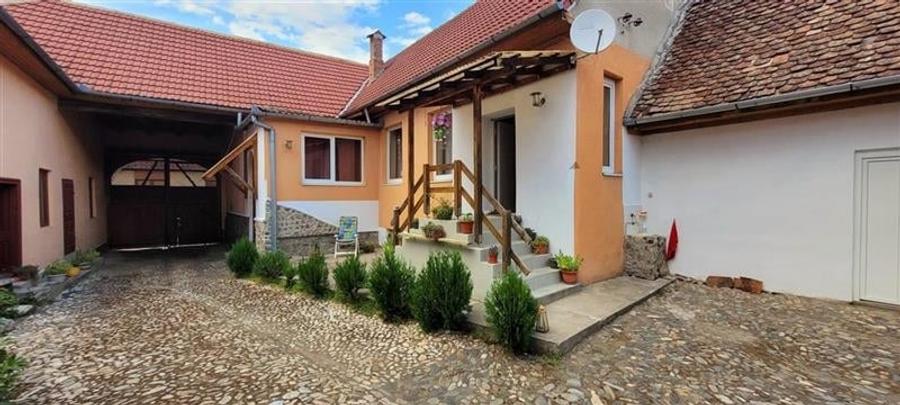 Casă individuală cu 5 camere cu Canalizare în Gârbova