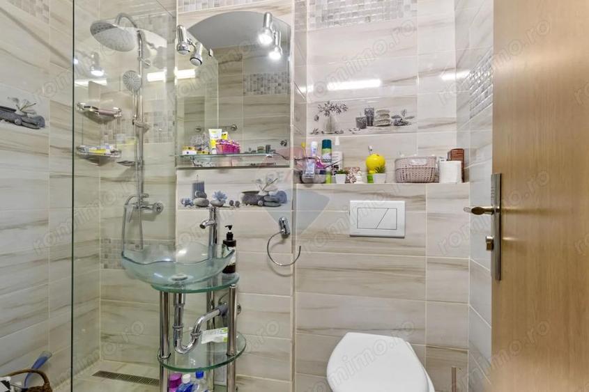 Apartament cu 5 camere decomandat, mobilat în Micălaca