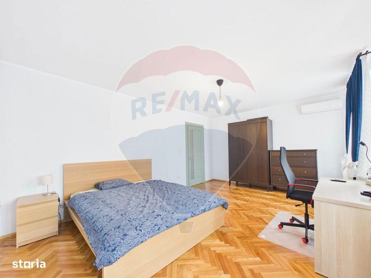 Casă cu 7 camere cu Teren 605 Mp în Snagov