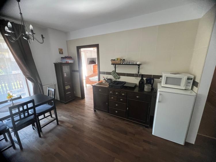 Apartament cu 2 camere semidecomandat în Clăbucet