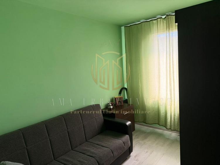 Apartament cu 3 camere decomandat, mobilat în Titan
