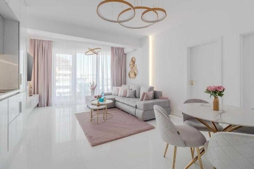 Apartament cu 3 camere decomandat în Exterior Vest