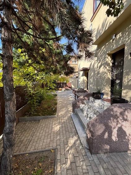 Casă individuală cu 5 camere cu Canalizare în Vatra Luminoasă