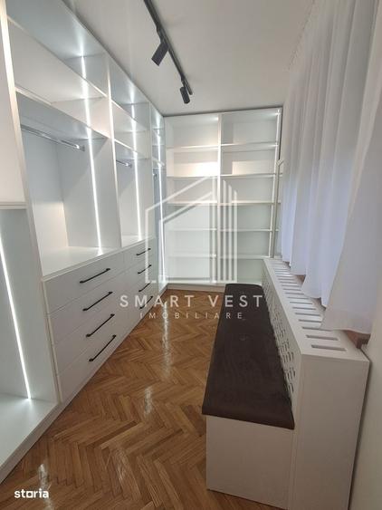 Apartament cu 4 camere semidecomandat în Central
