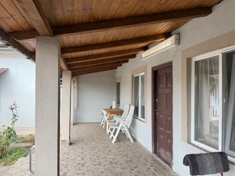 Casă individuală cu 5 camere cu Teren 1200 Mp în Ghidici