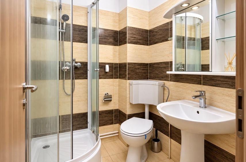 Apartament cu 3 camere decomandat în Dâmbovița