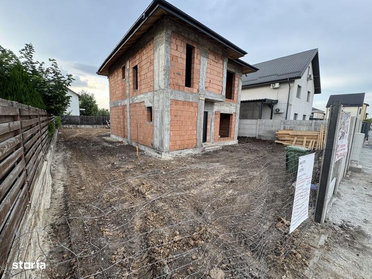 Casă cu 4 camere cu Teren 426 Mp în Central