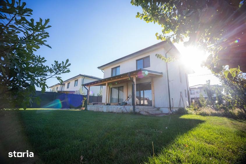 Casă cu 5 camere cu Teren 409 Mp în Berceni
