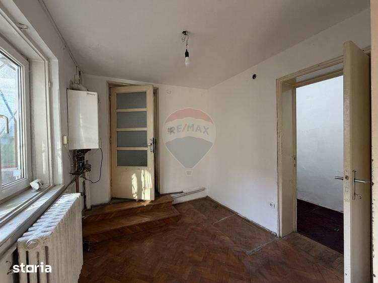 Casă cu 6 camere cu Teren 390 Mp în Floreasca