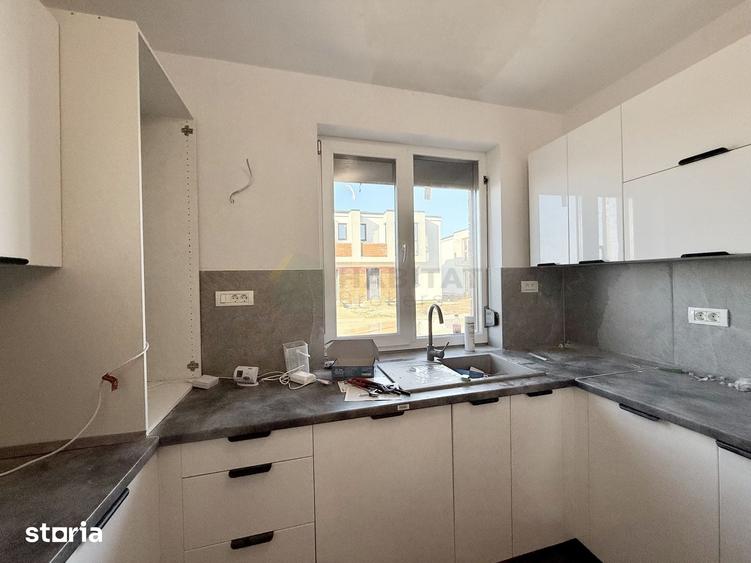 Casă cu 4 camere cu Teren 250 Mp în Tunari