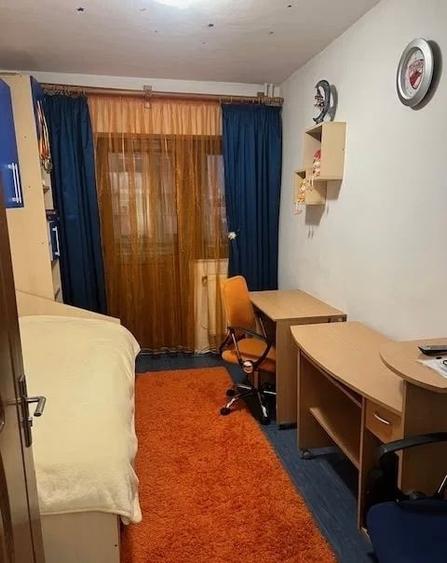 Apartament cu 3 camere decomandat, mobilat în Păcurari