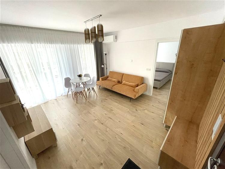 Apartament cu 2 camere semidecomandat, mobilat în Floreasca