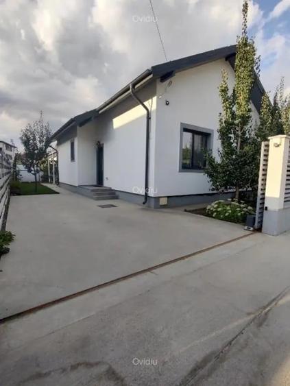 Casă cu 4 camere în Tunari