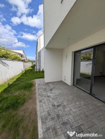 Casă cu 4 camere cu Teren 200 Mp în Florești
