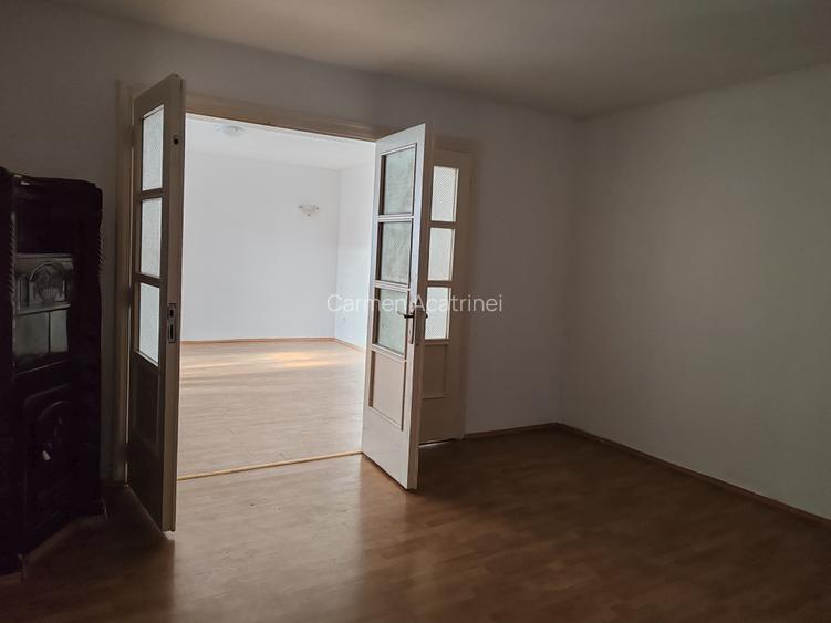 Casa 4 camere libera la vanzare zona Schei