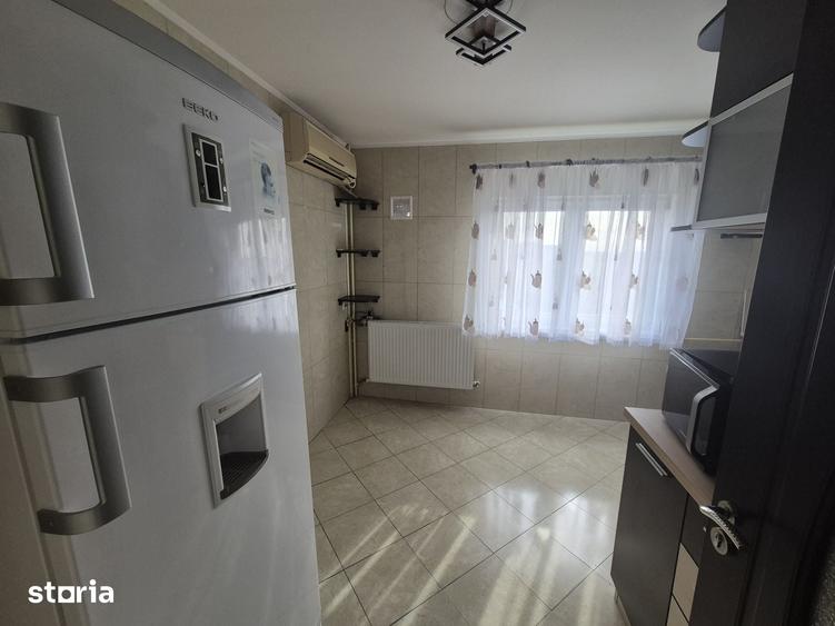 Apartament cu 2 camere decomandat în Apărătorii Patriei