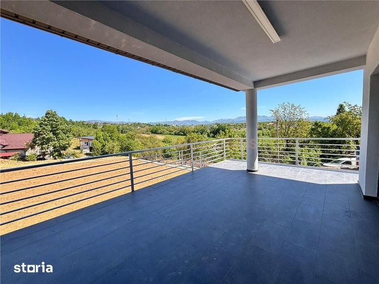 Casă cu 4 camere cu Teren 700 Mp în Valea Borcutului