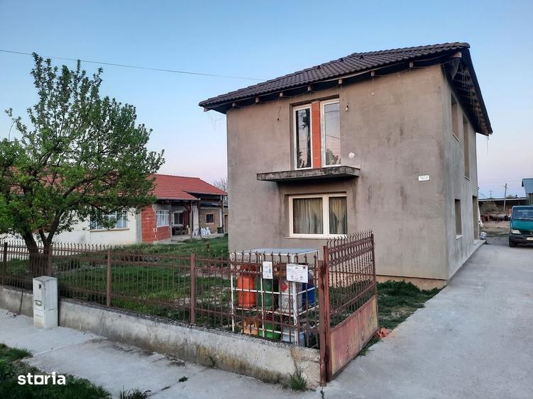 Casă cu 4 camere cu Teren 680 Mp în Micula