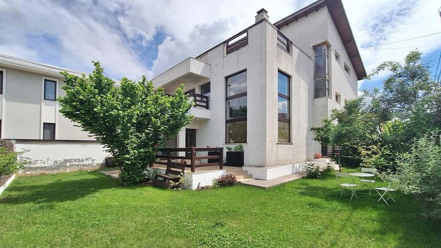 Casă individuală cu 5 camere cu Canalizare în Pipera