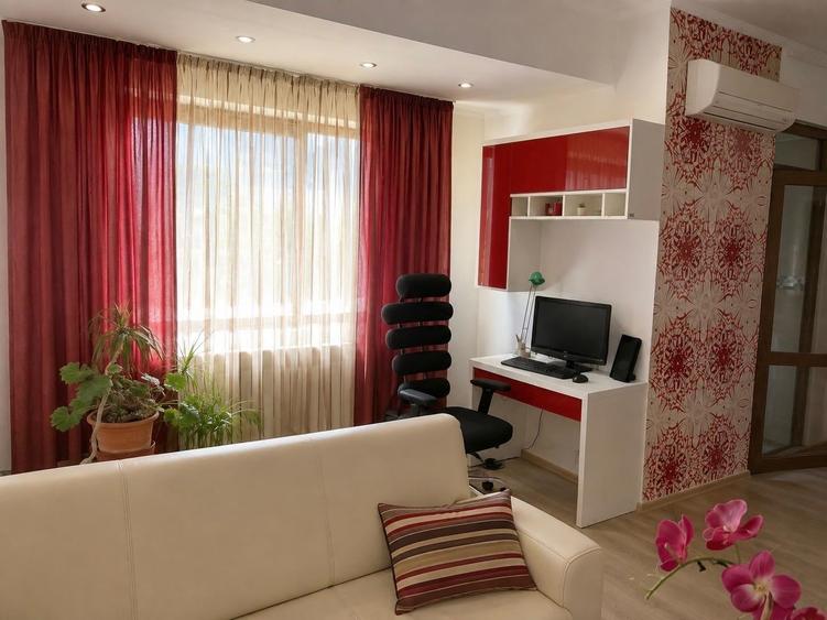 Apartament cu 3 camere decomandat în Câmpului