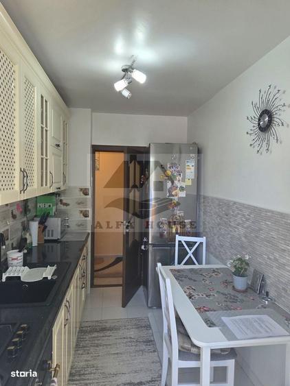 Apartament cu 3 camere decomandat în Noua