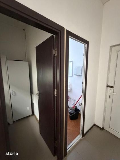 Spațiu comercial, de 35 mp, în Craiovița Nouă