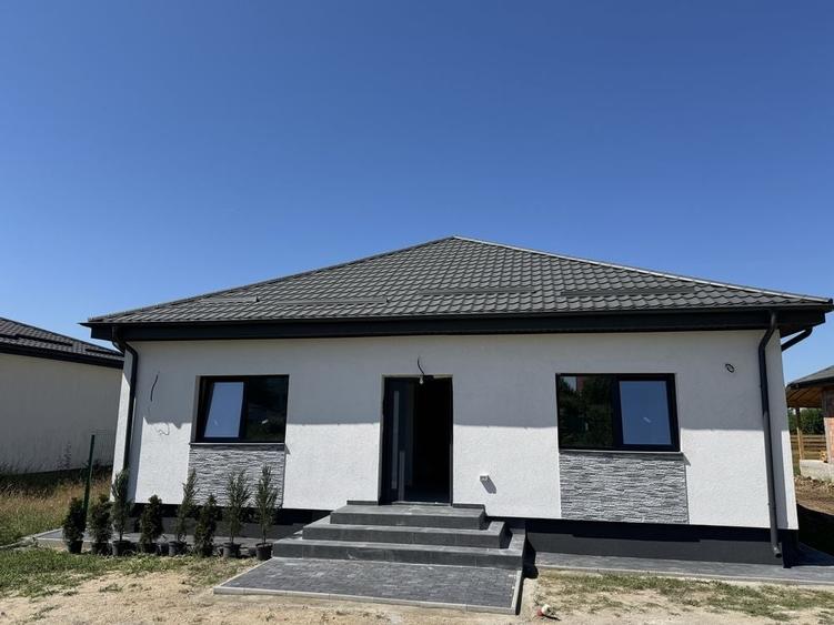 Casă cu 4 camere în Crevedia