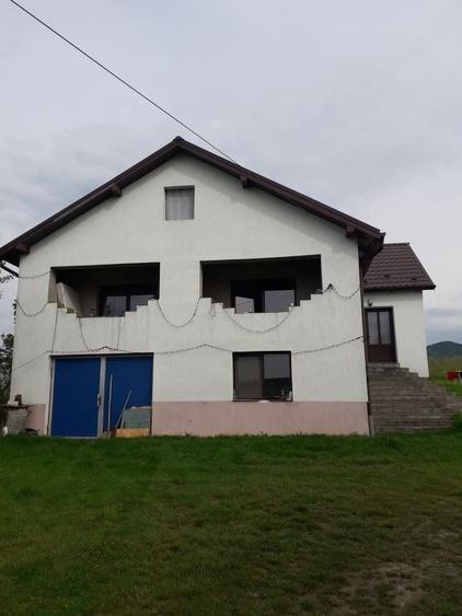 Casă cu 3 camere în Central