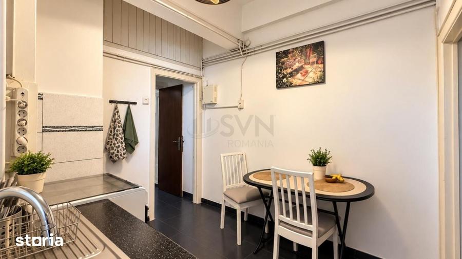 Apartament cu 3 camere semidecomandat, mobilat în Victoriei