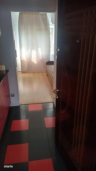 Garsonieră în Micro 17